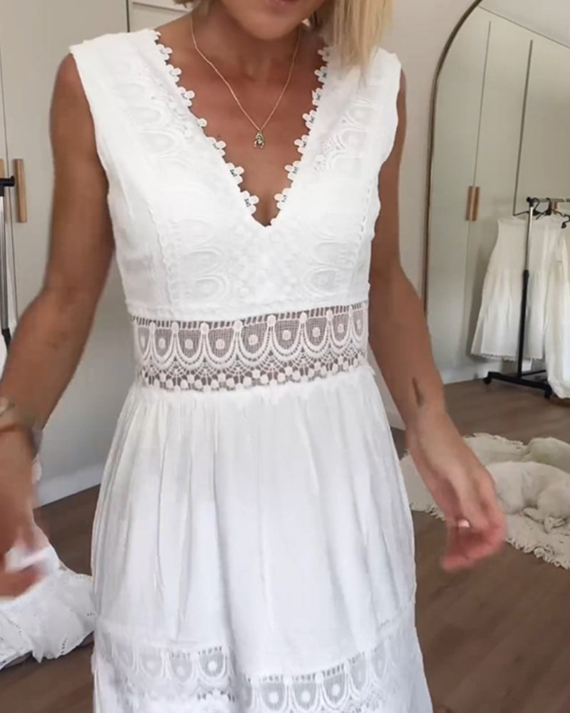 Josefine - Spitzenkleid mit V-Ausschnitt