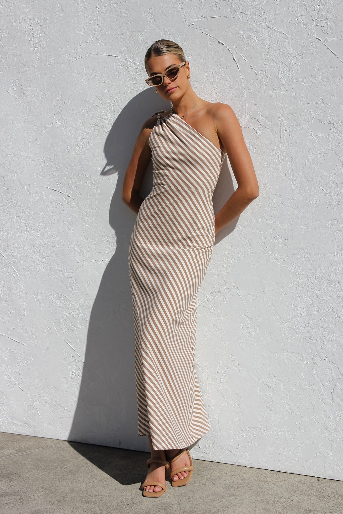 Rosalie - Gestreiftes Kleid mit elegantem Detail