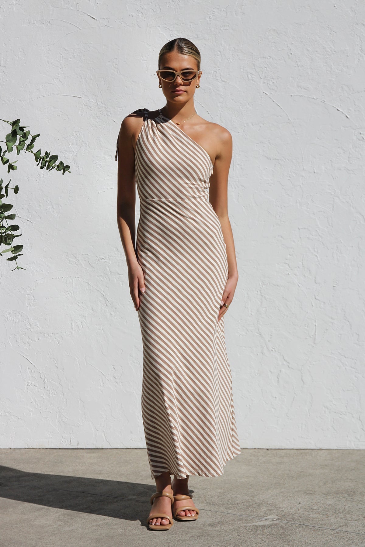Rosalie - Gestreiftes Kleid mit elegantem Detail